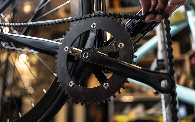 Veja como limpar a corrente da sua bicicleta